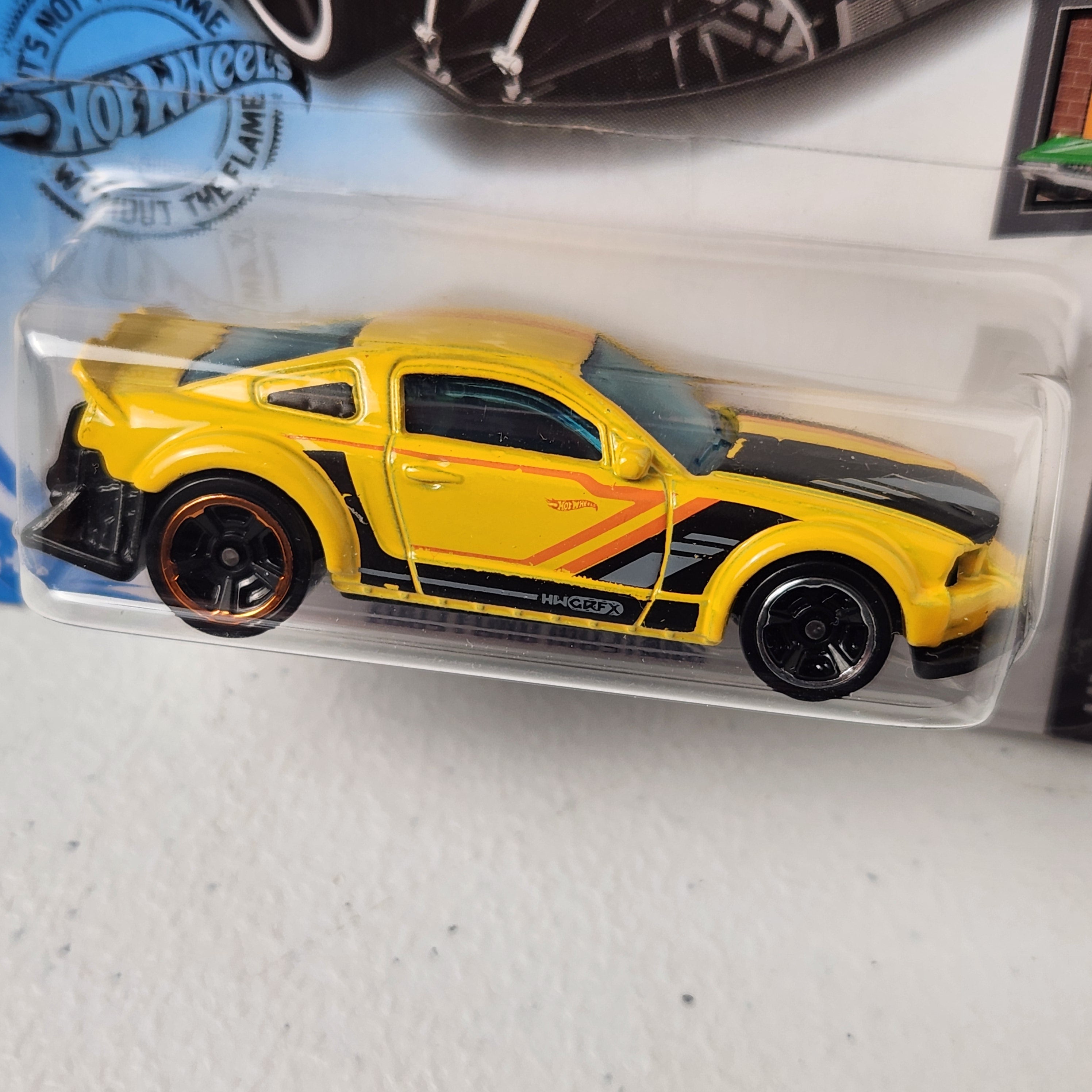 2005 Ford Mustang American Mainline Hot Wheels