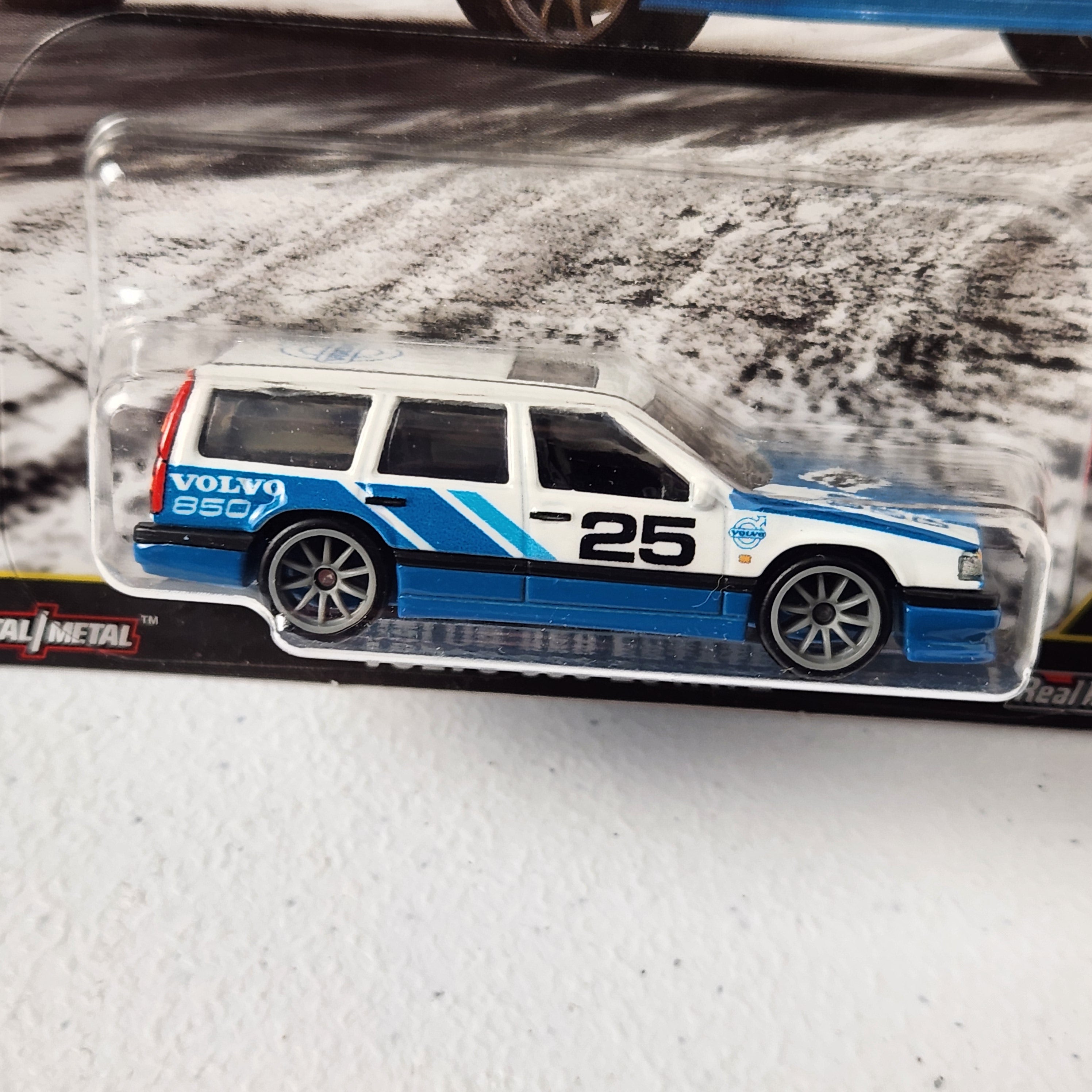 Volvo 850 Estate #3/5 Fast Wagons European Premium Hot Wheels 2024