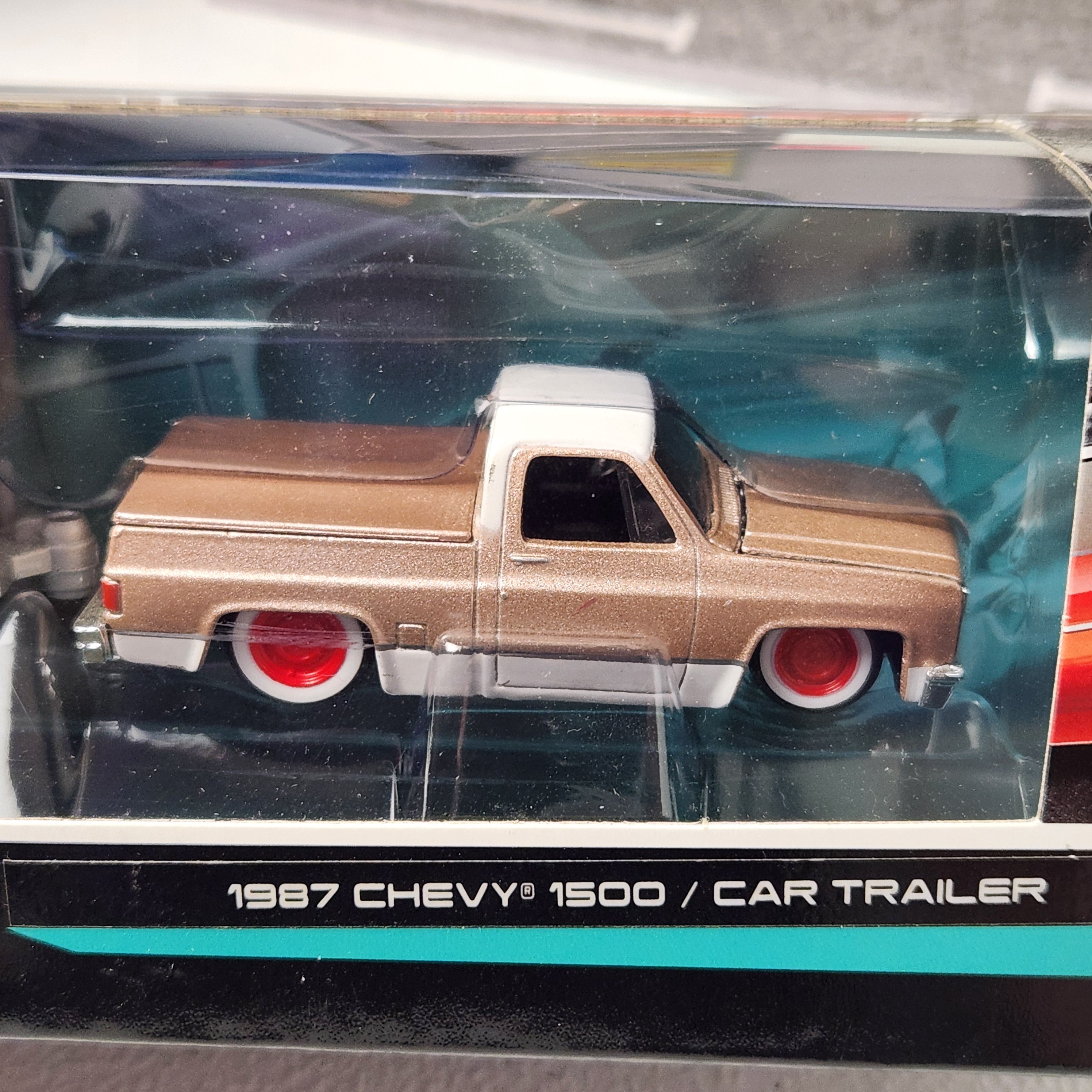 1987 Chevy 1500 / Car Trailer Tow & Go American Maisto 2017