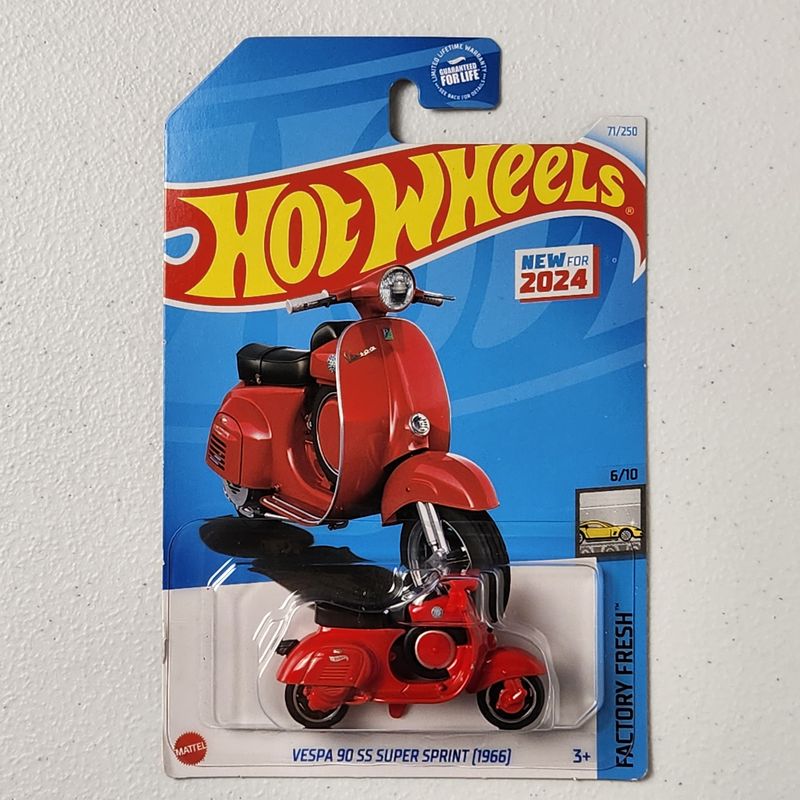Vespa 90 SS Super Sprint 1966 European Mainline Hot Wheels