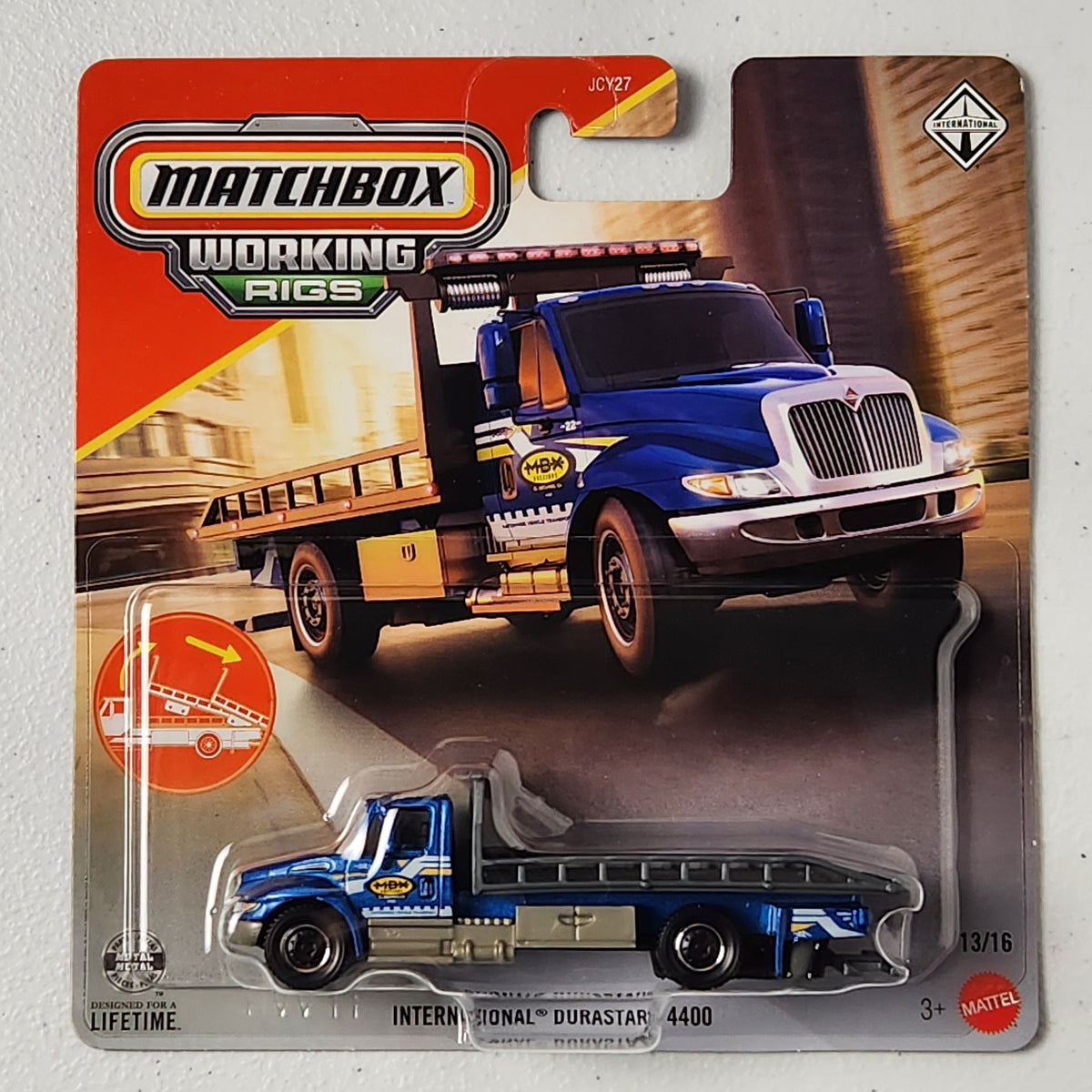International Durastar 4400 13/16 Working Rigs American Matchbox 2026