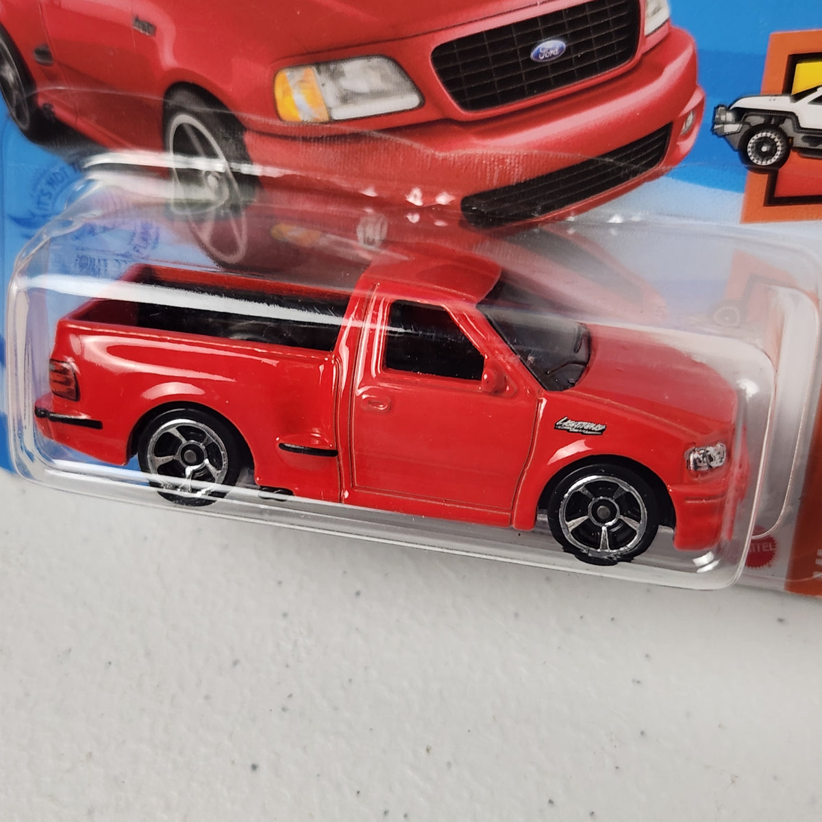 99 Ford F-150 SVT Lightning American Mainline Hot Wheels