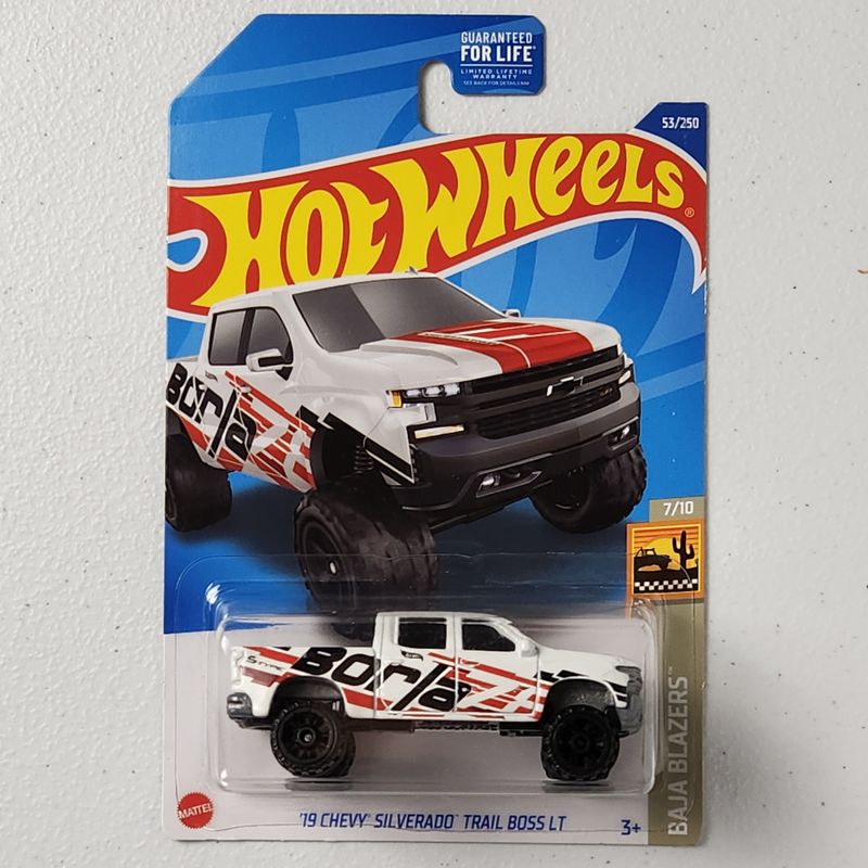 19 Chevy Silverado Trail Boss LT American Mainline Hot Wheels