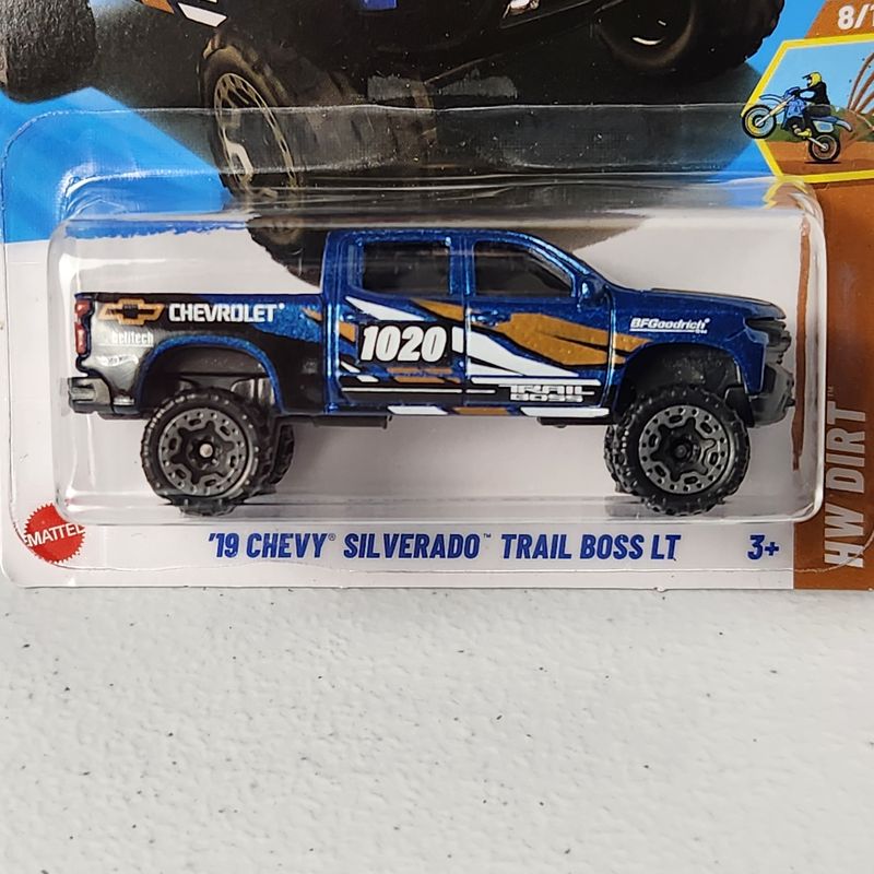 19 Chevy Silverado Trail Boss LT American Mainline Hot Wheels