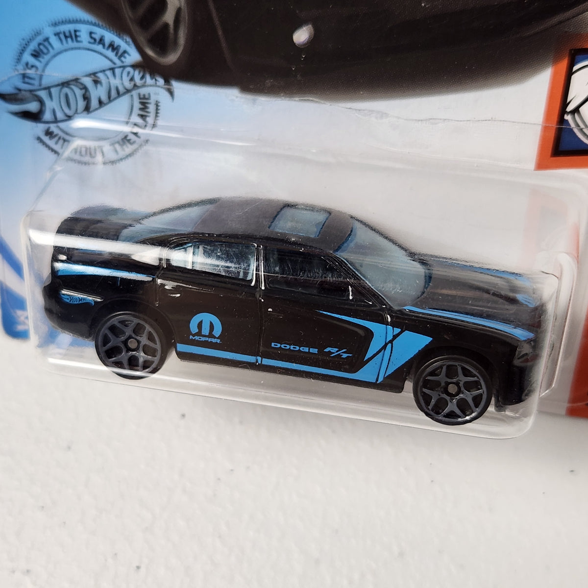 11 Dodge Charger R/T American Mainline Hot Wheels