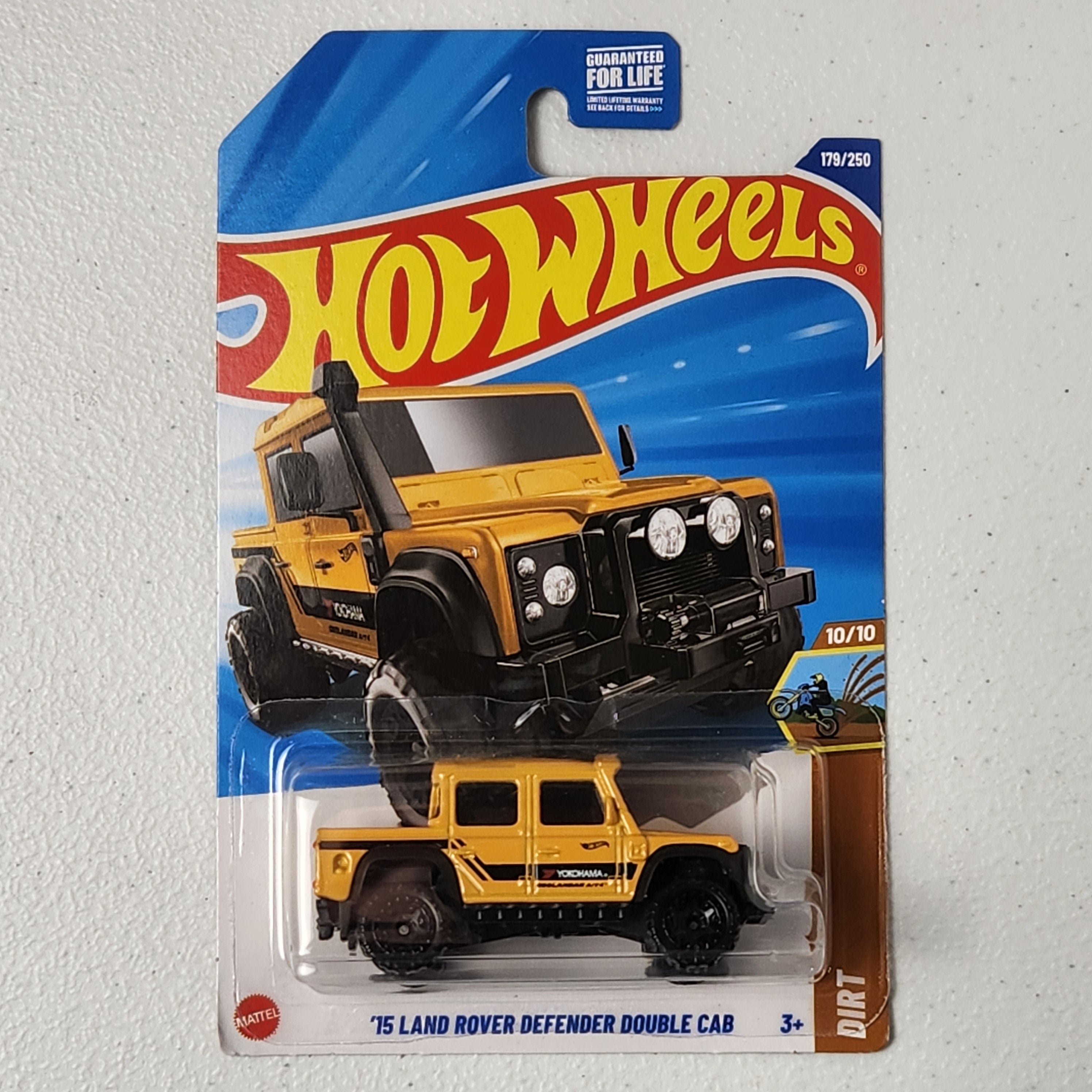 15 Land Rover Defender Double Cab European Mainline Hot Wheels