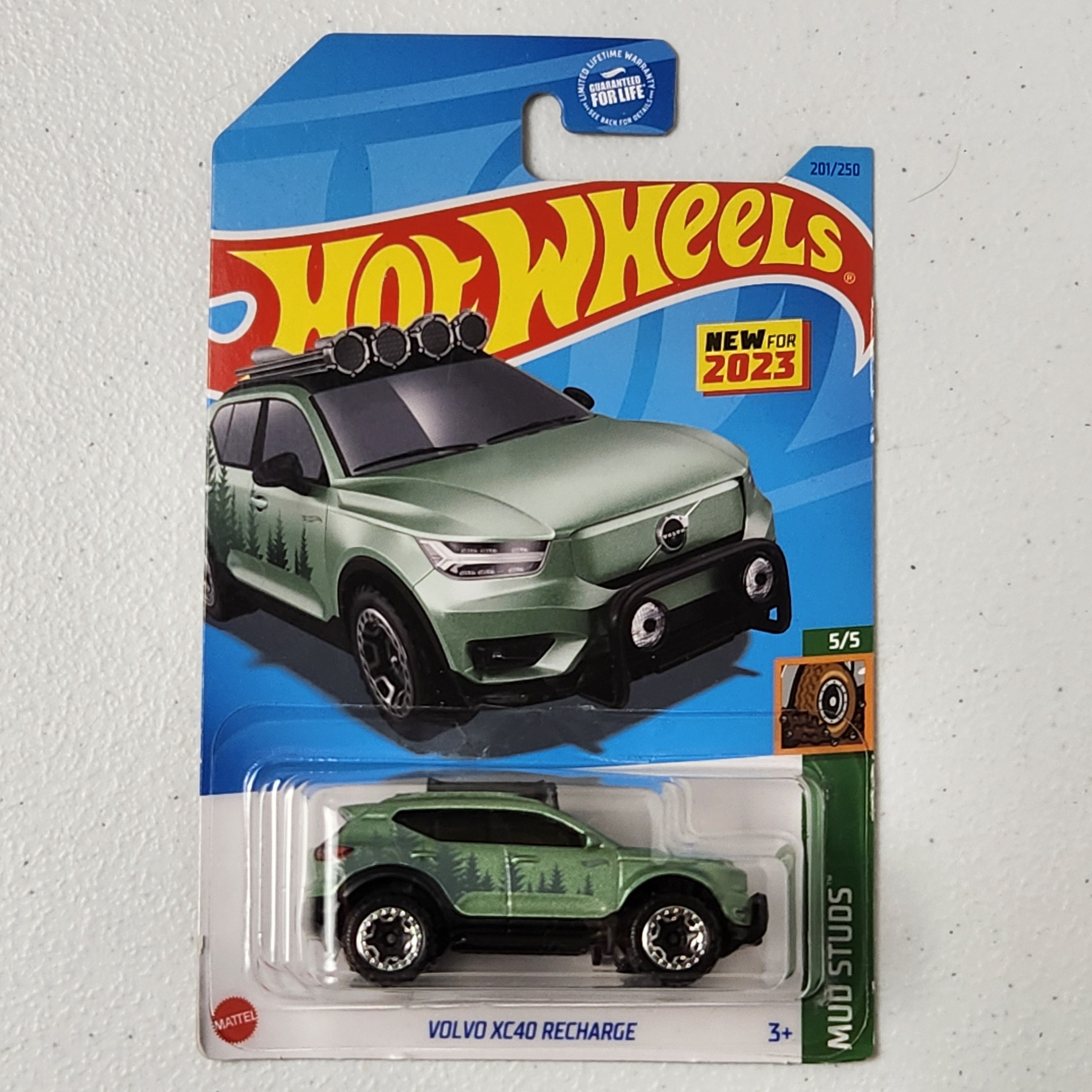 Volvo XC40 Recharge European Mainline Hot Wheels