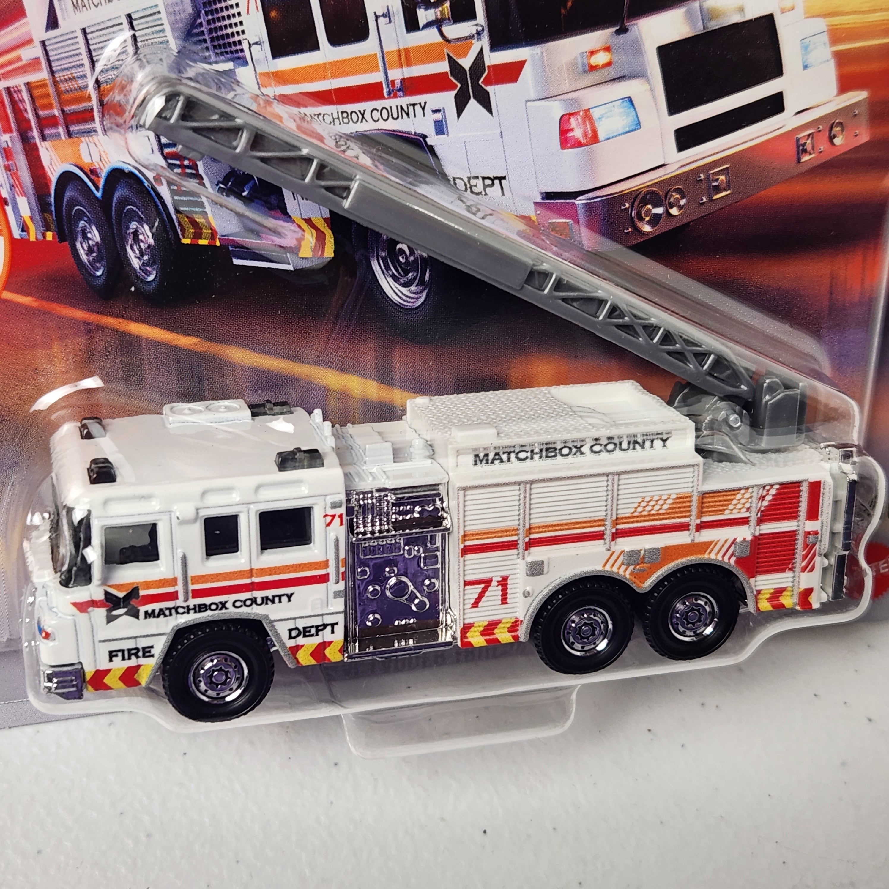 Fire Truck Pierce Quantum Aerial Ladder Truck 14/16 Working Rigs American Matchbox 2026