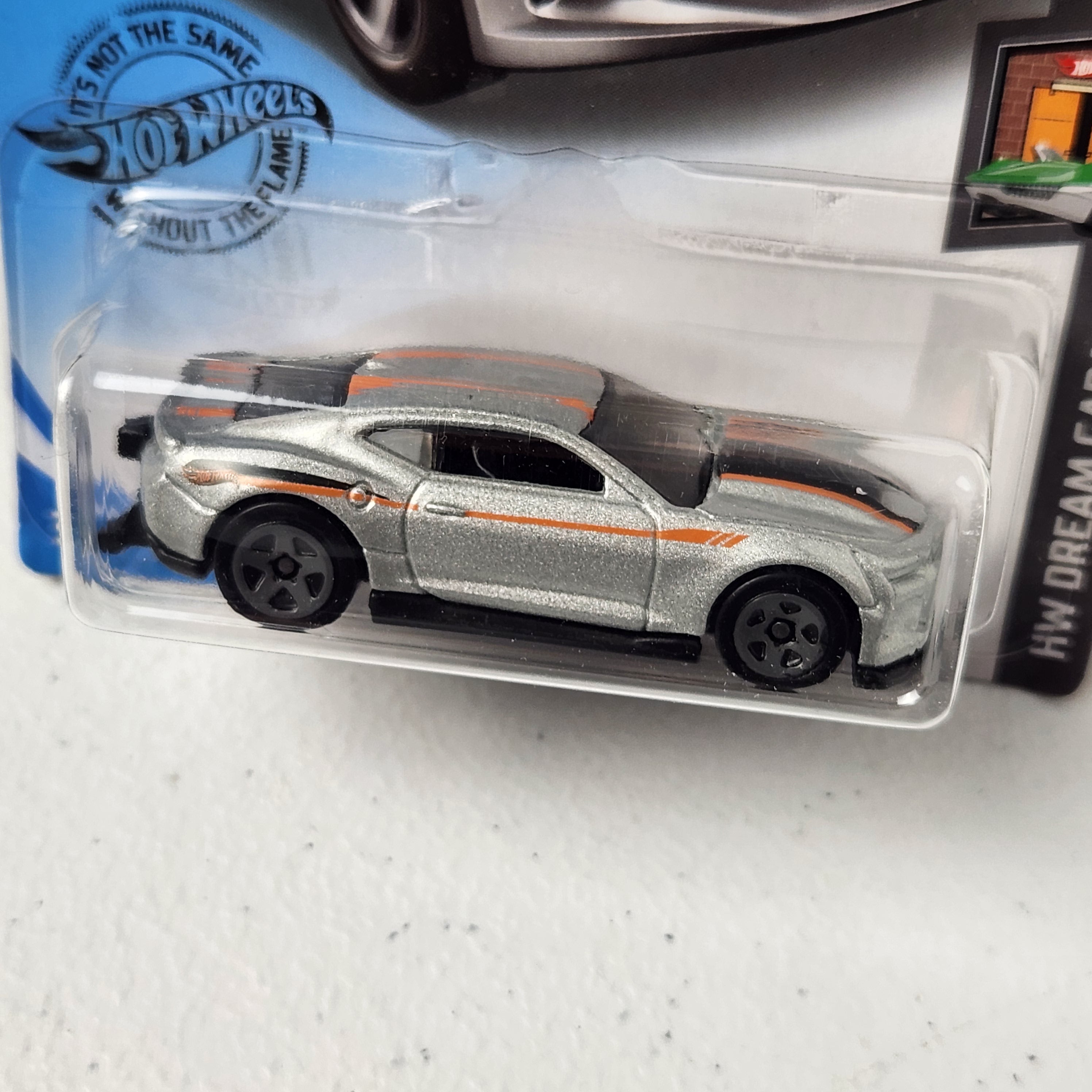 18 COPO CAMARO SS American Mainline Hot Wheels