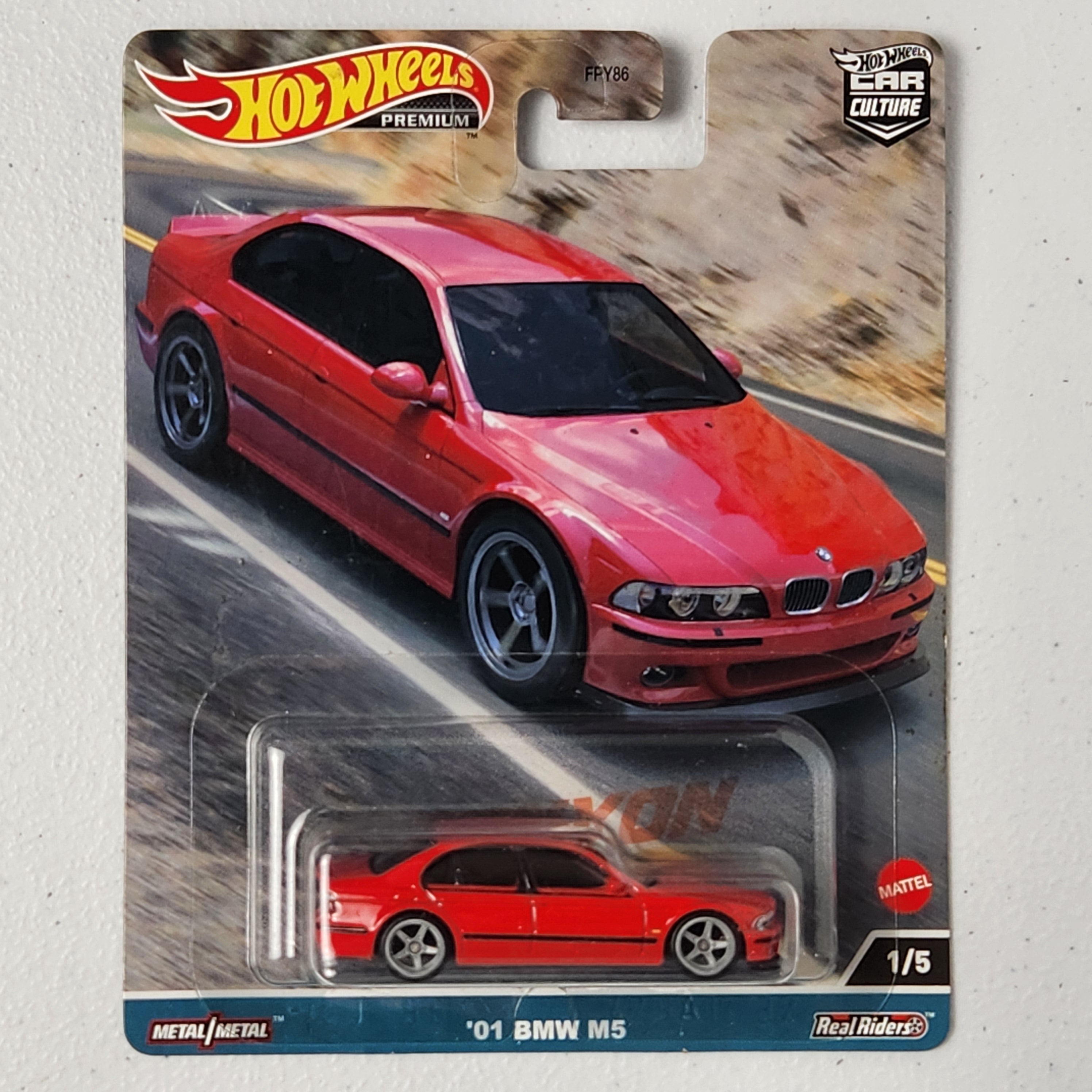01 BMW M5 1/5 Car Culture: Canyon Warriors European Premium Hot Wheels 2023