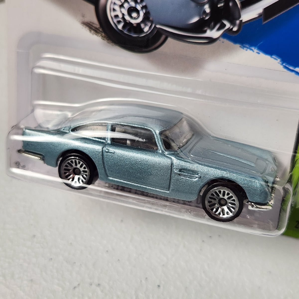 Aston Martin 1963 DB5 European Mainline Hot Wheels
