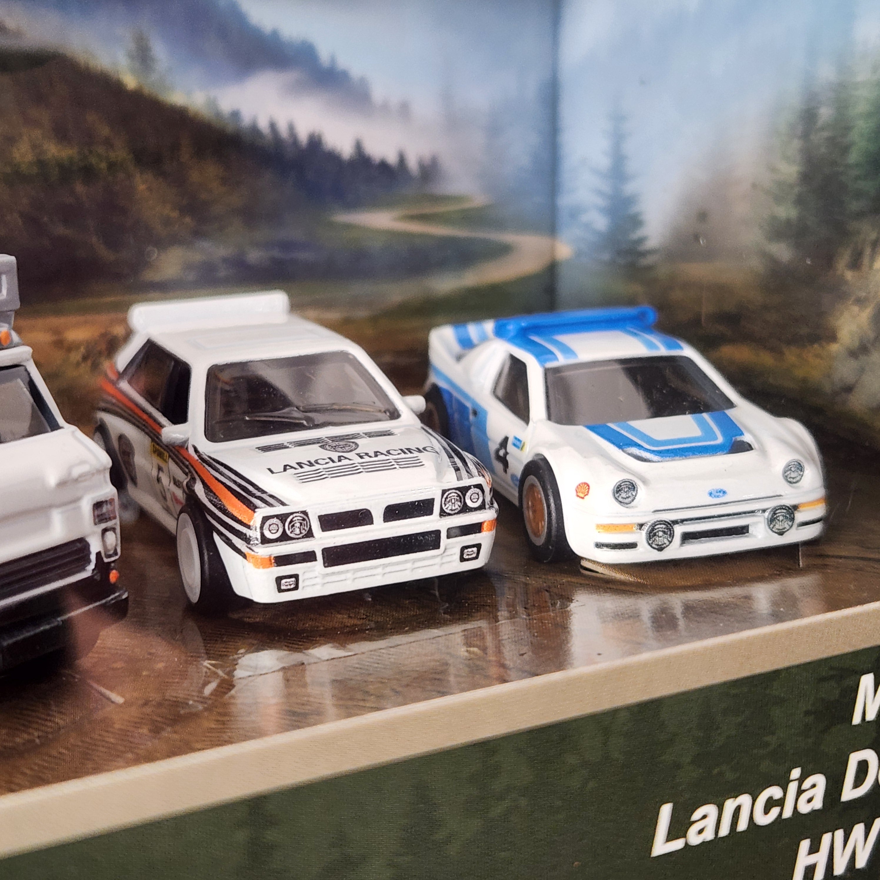 MG Metro, Lancia Delta Integrale, HW Rally Hauler, Ford RS200 Diorama HW Rally Haulers European Premium Hot Wheels 2024