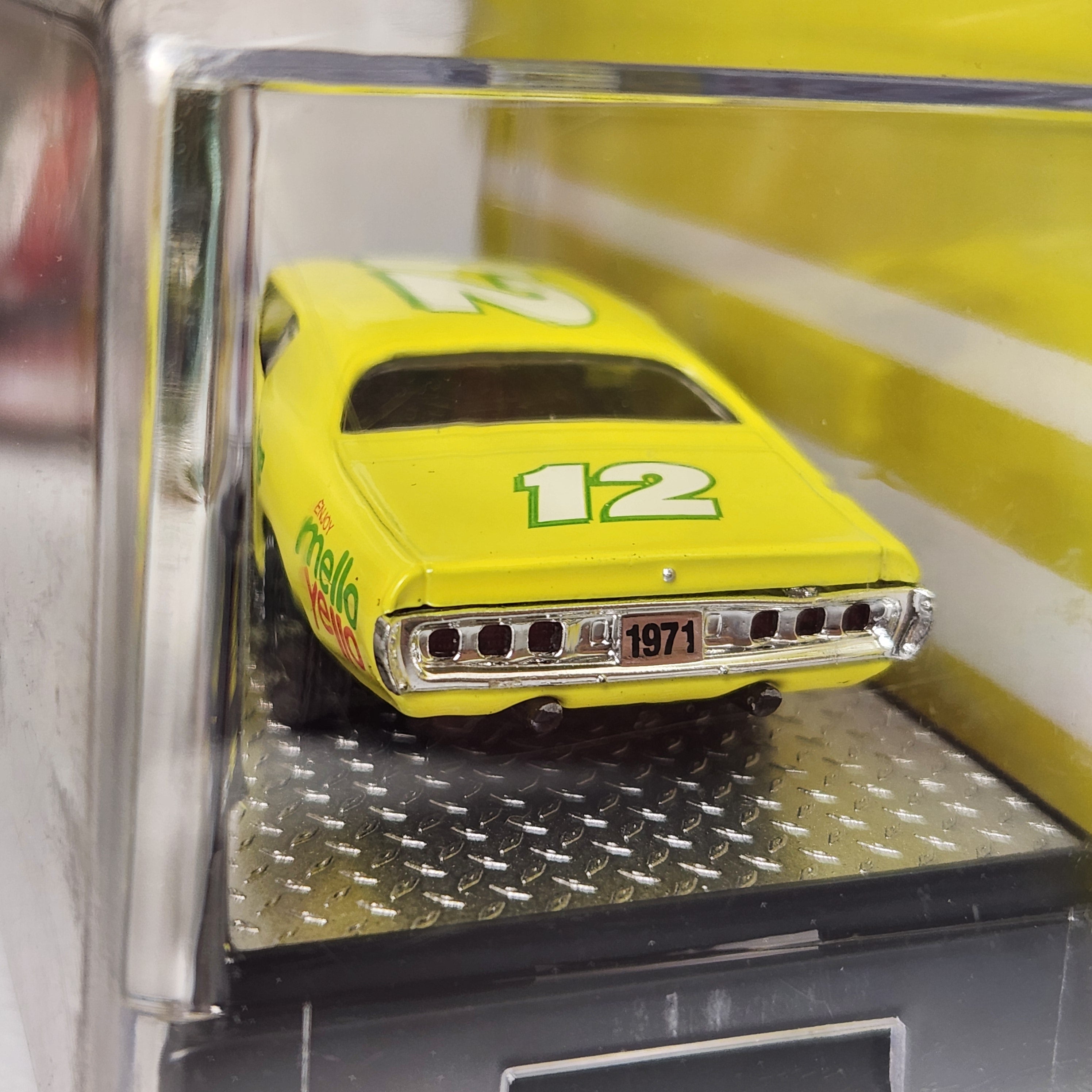 1971 Dodge Charger R/T HEMI #12 Mello Yello American M2 Machines 2020