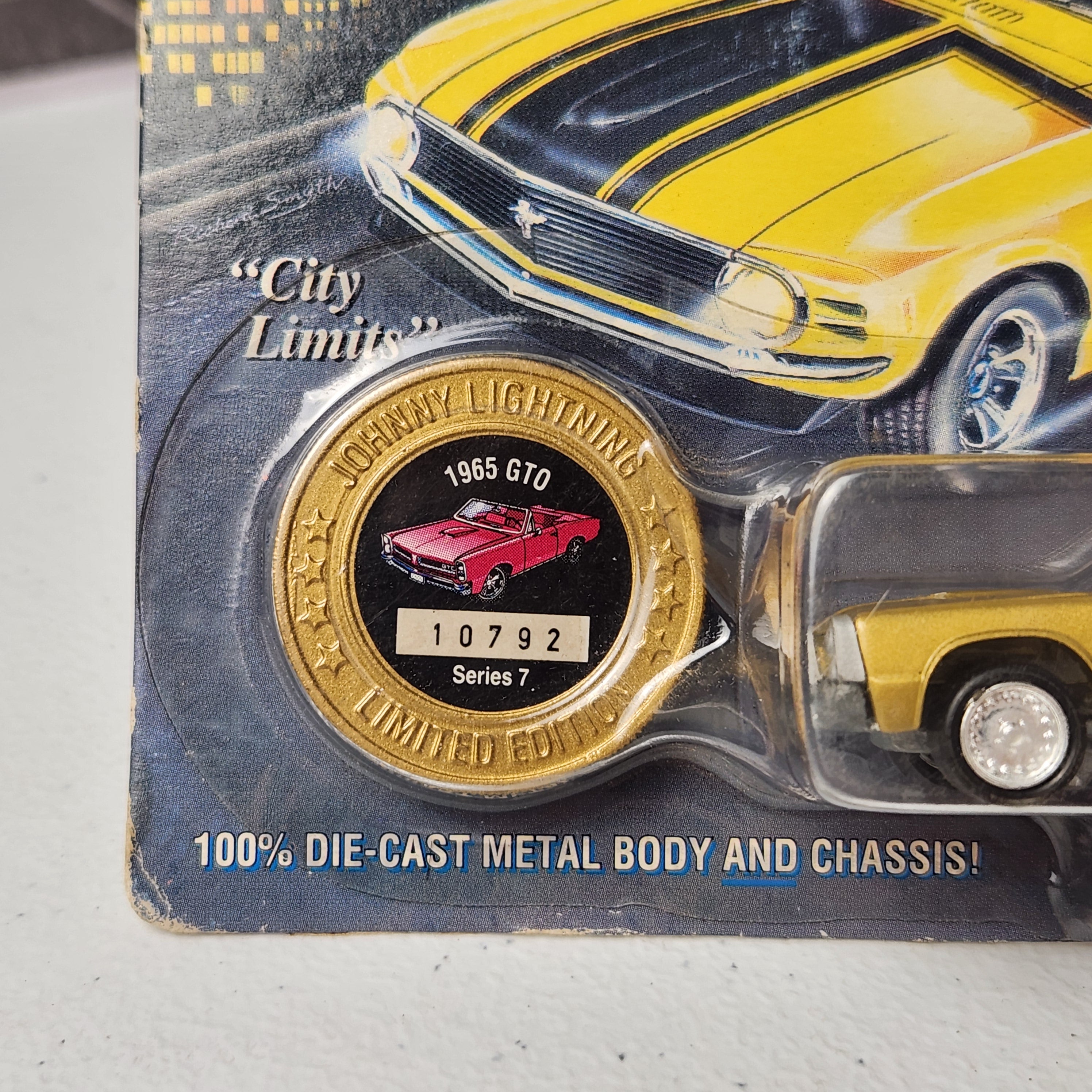 1965 Pontiac GTO #209 Muscle Cars USA American Johnny Lightning