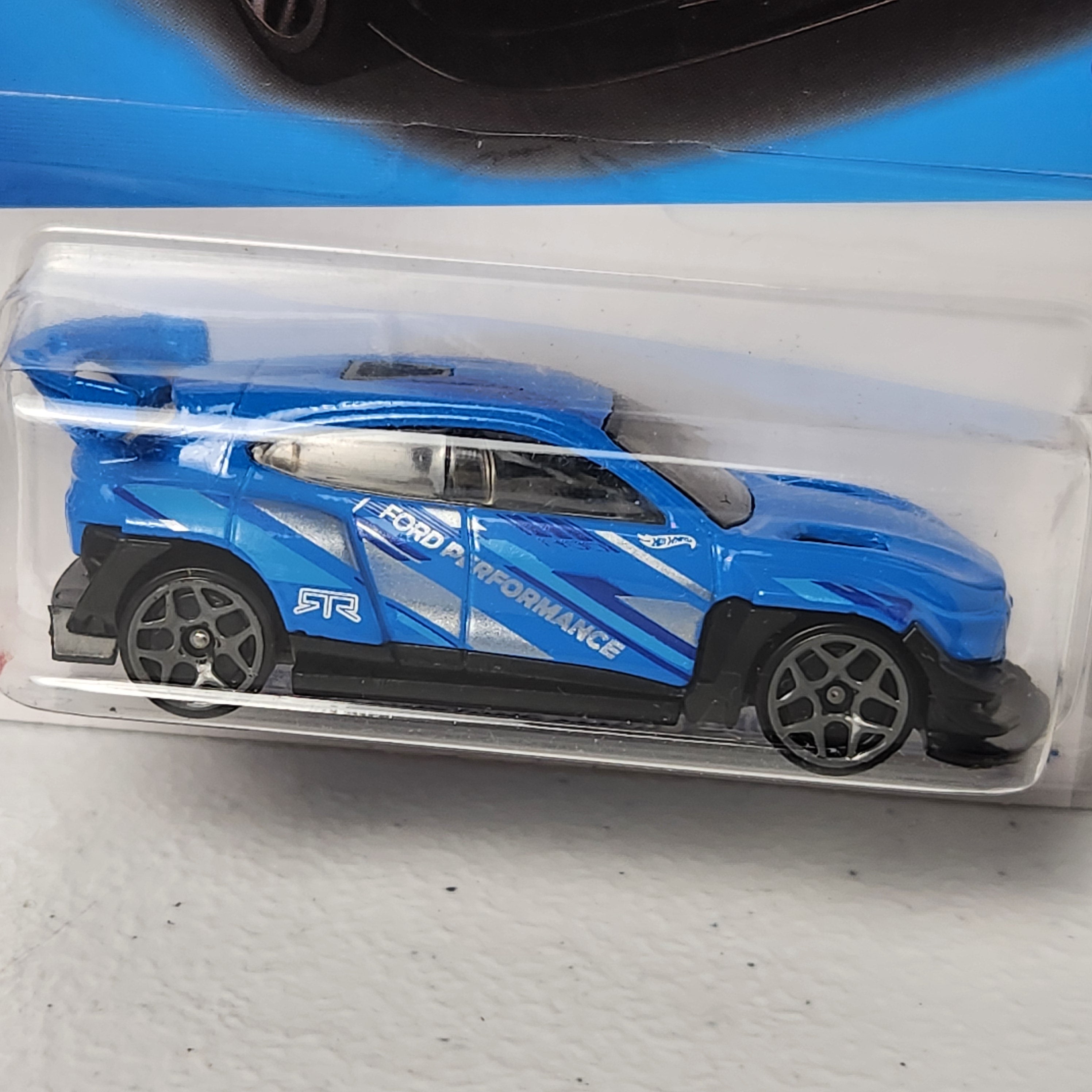 Ford Mustang Mach E-1400 American Mainline Hot Wheels