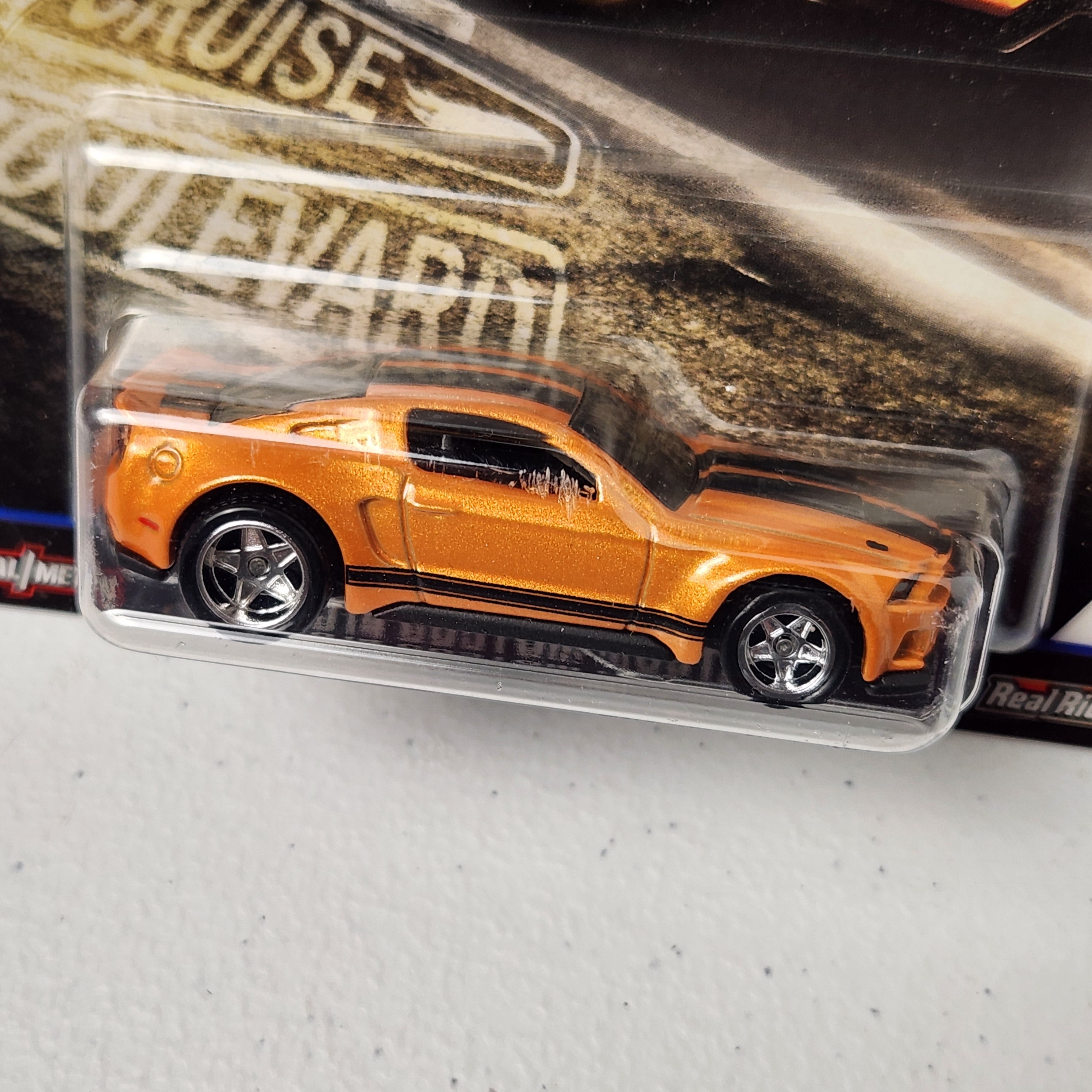 2014 Custom Mustang 3/5 Car Culture: Boulevard American Premium Hot Wheels 2014