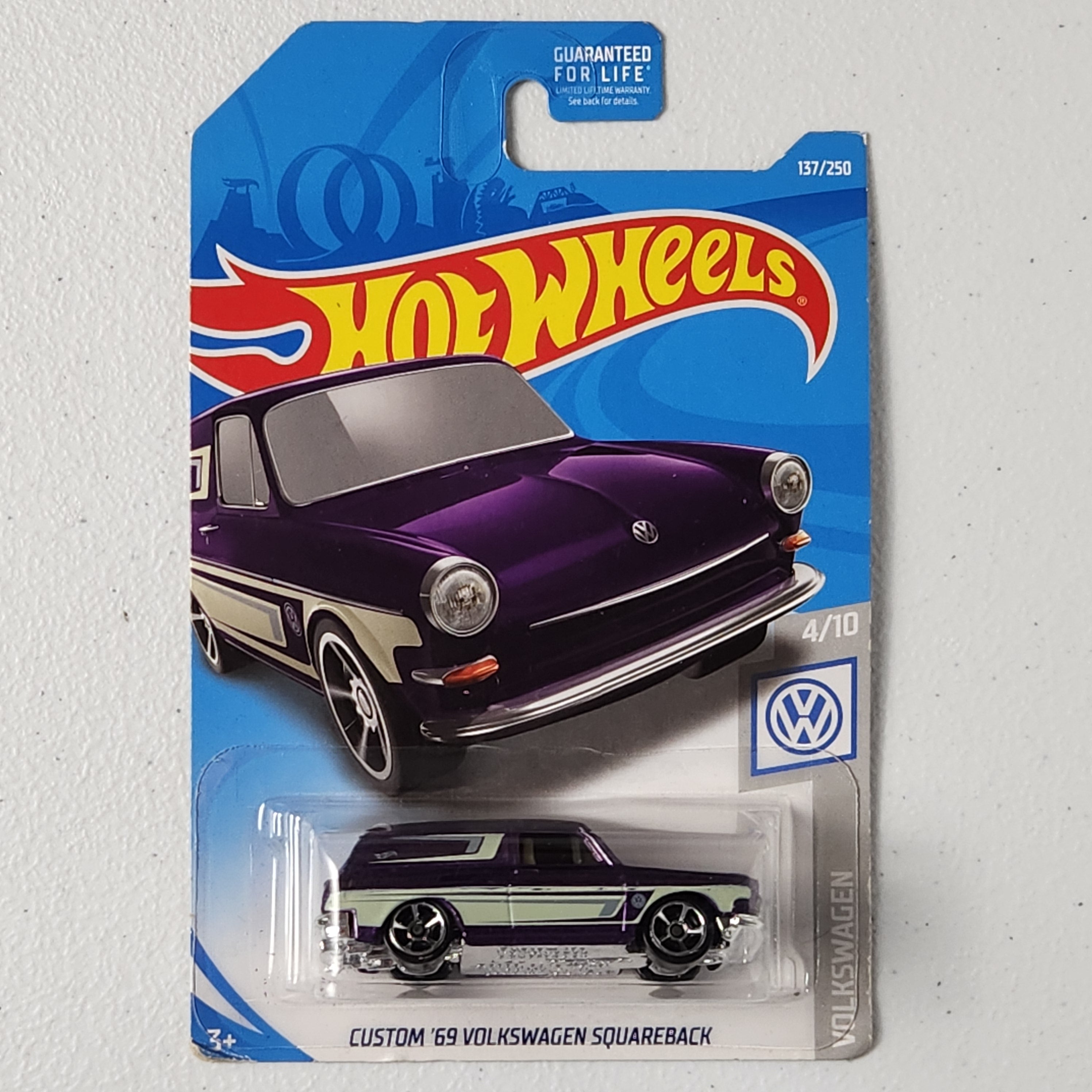 Custom ’69 Volkswagen Squareback European Mainline Hot Wheels