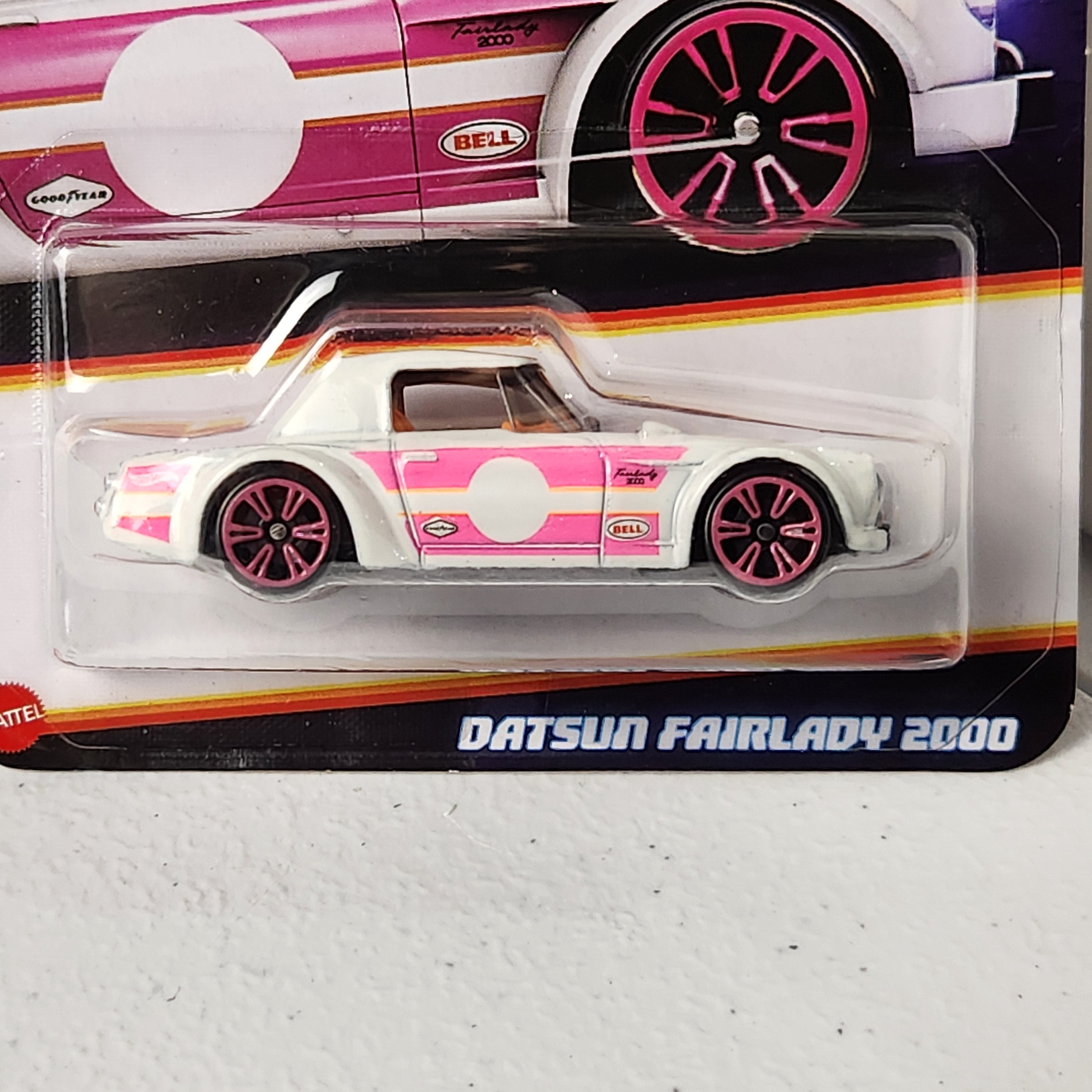 Datsun Fairlady 2000 #5/8 Neon Speeders JDM SS Hot Wheels