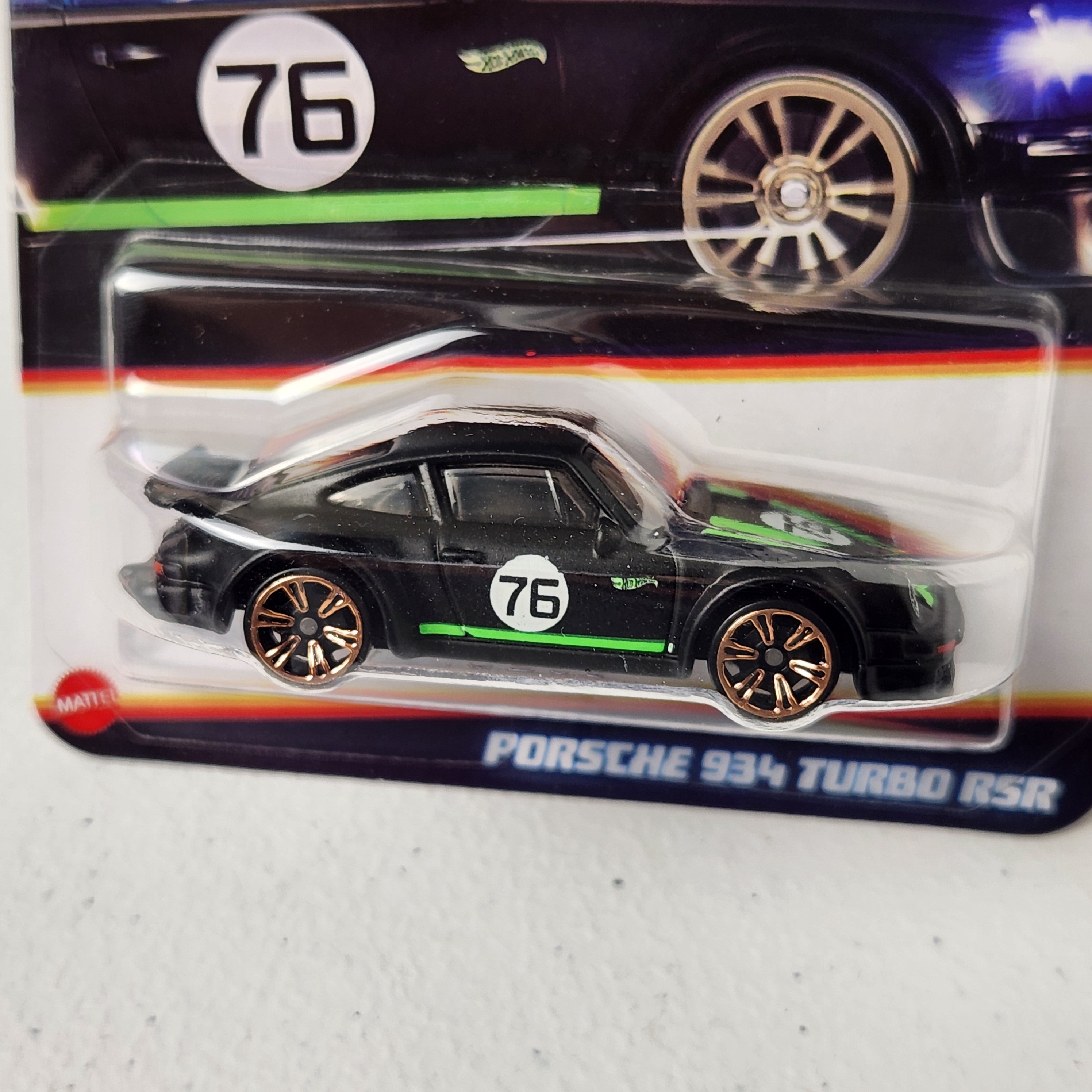 Porsche 934 Turbo RSR #6/8 Neon Speeders European Premium Hot Wheels 2024