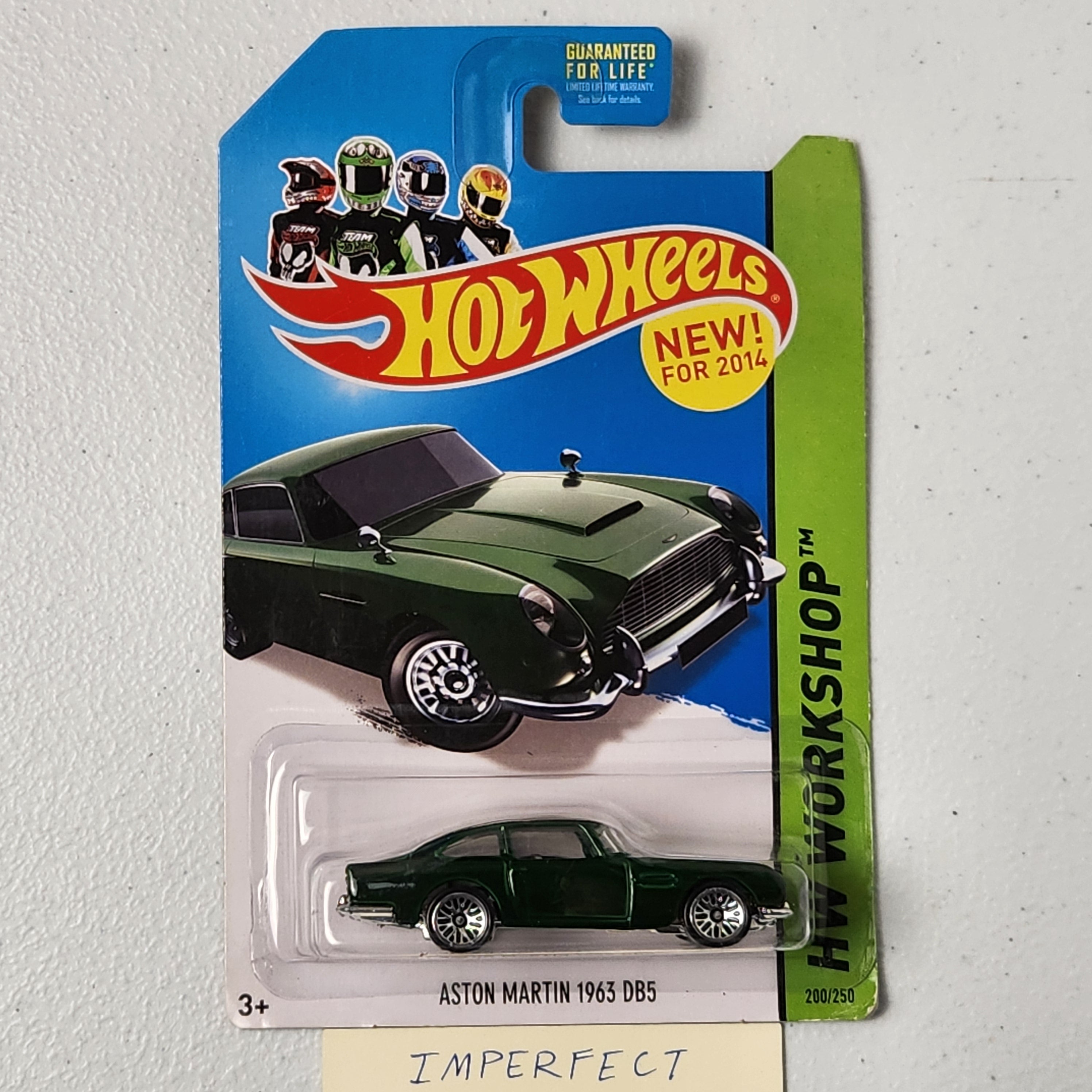 Aston Martin 1963 DB5 European Mainline Hot Wheels
