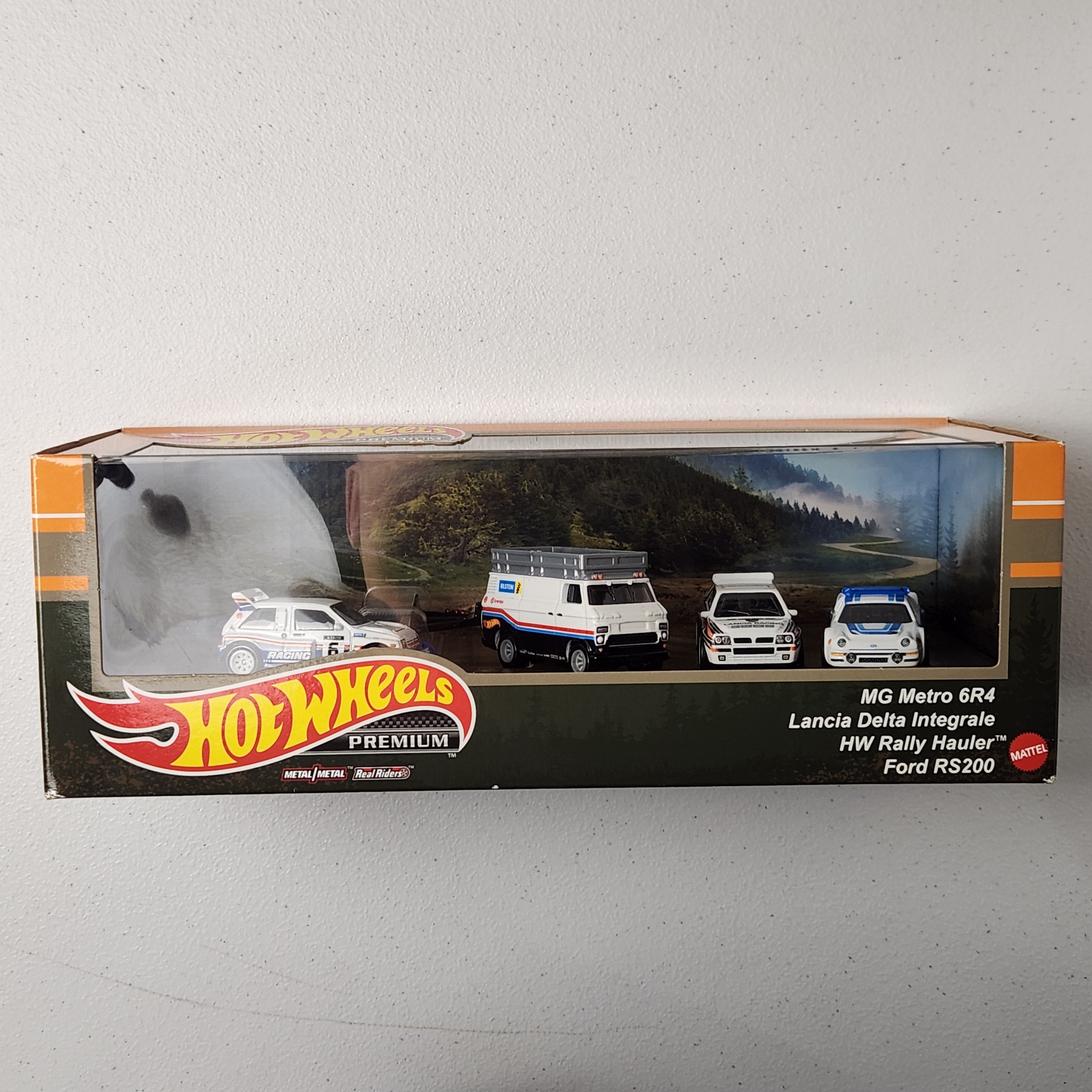 MG Metro, Lancia Delta Integrale, HW Rally Hauler, Ford RS200 Diorama HW Rally Haulers European Premium Hot Wheels 2024