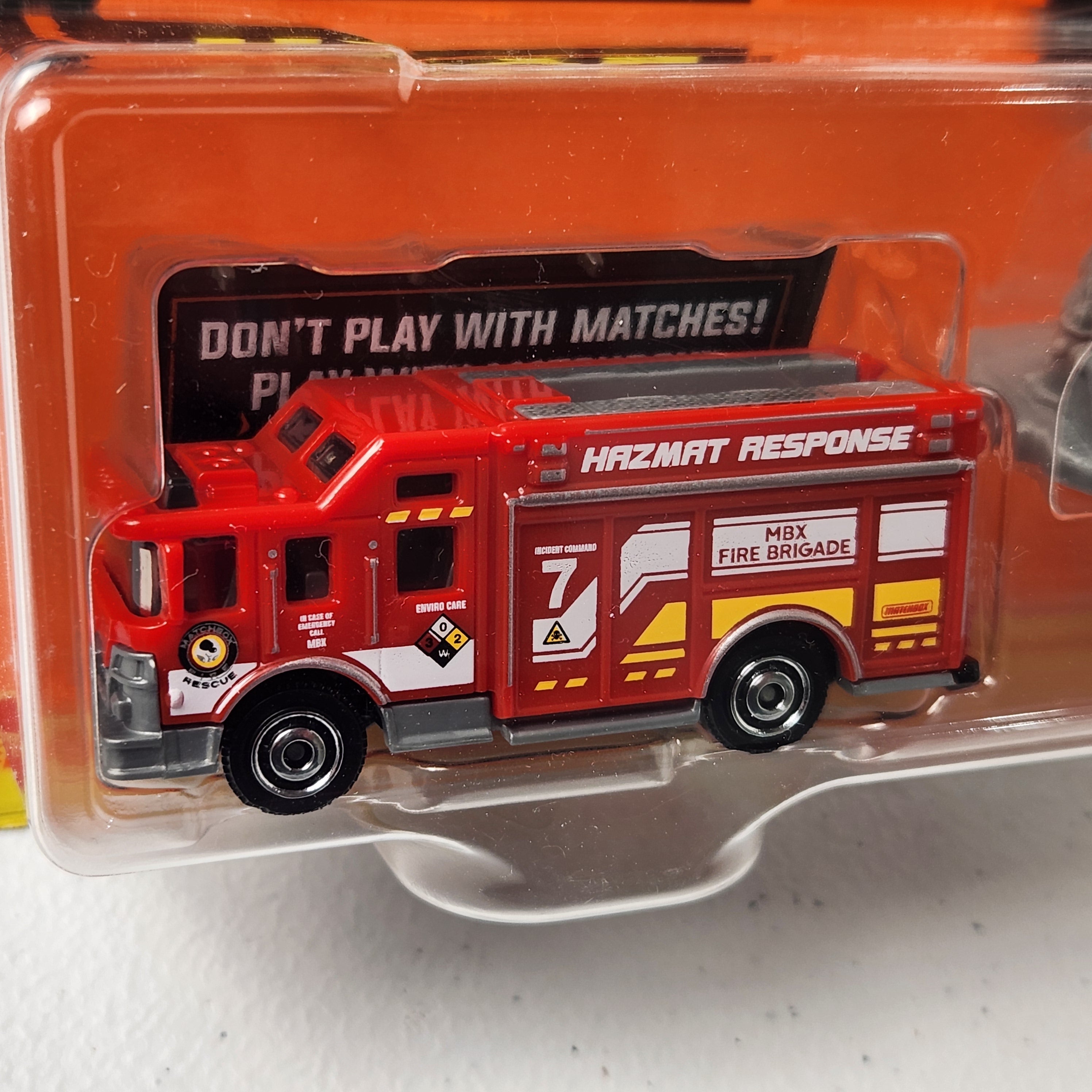 MBX Fire Rescue Hitch & Haul Ambulance 1/8 1/8 Hitch & Haul American Matchbox 2021
