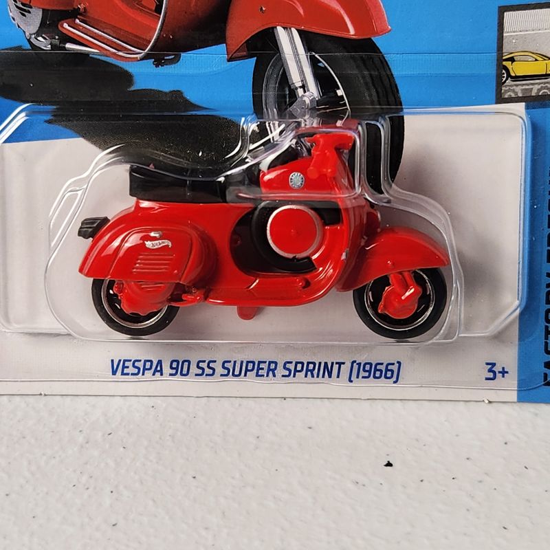 Vespa 90 SS Super Sprint 1966 European Mainline Hot Wheels