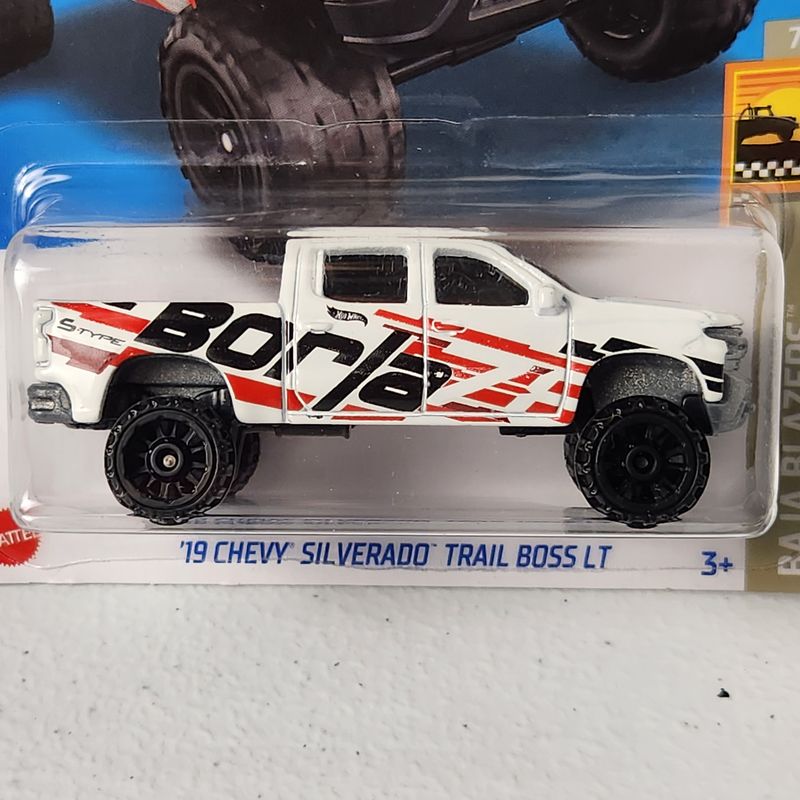 19 Chevy Silverado Trail Boss LT American Mainline Hot Wheels