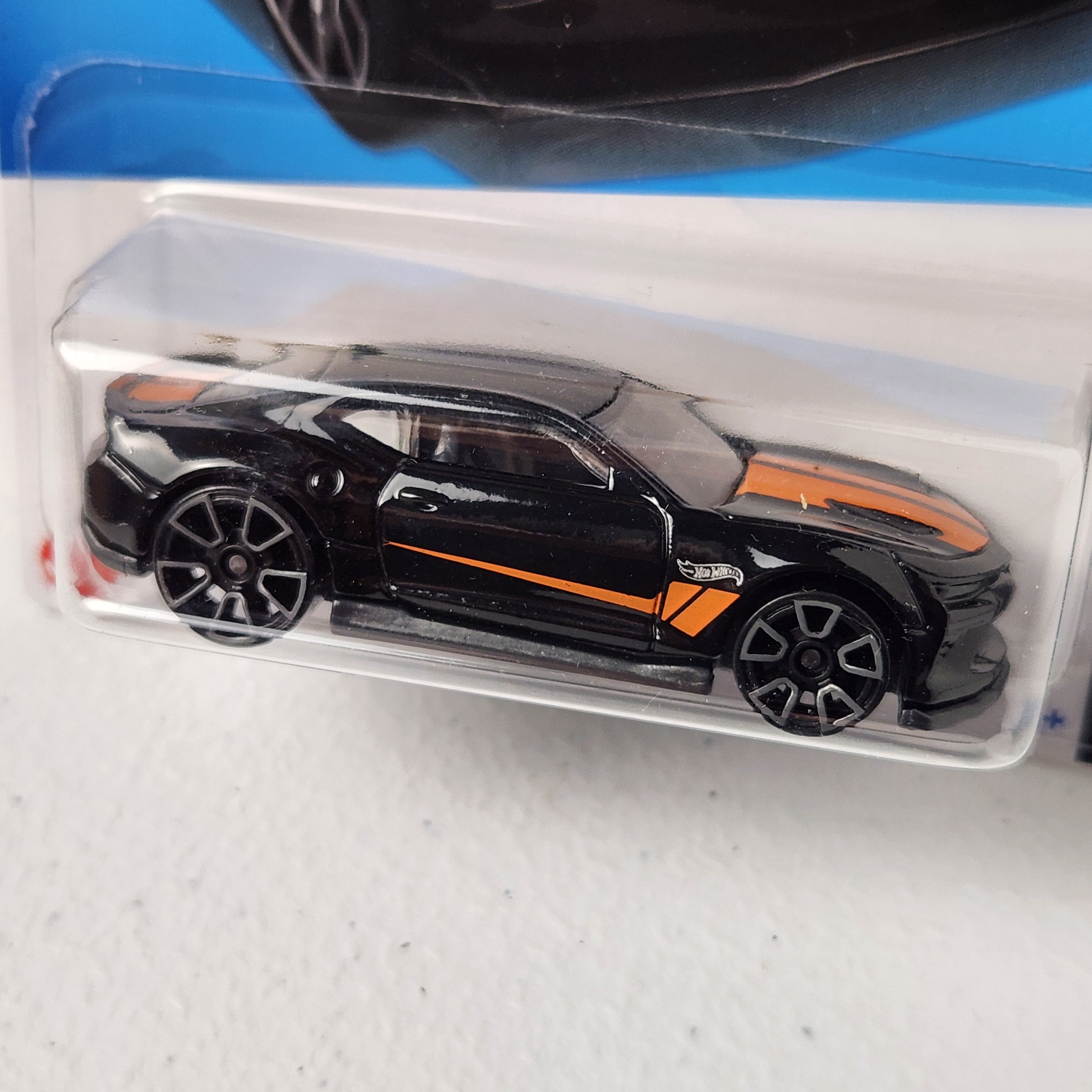 18 Camaro SS American Mainline Hot Wheels