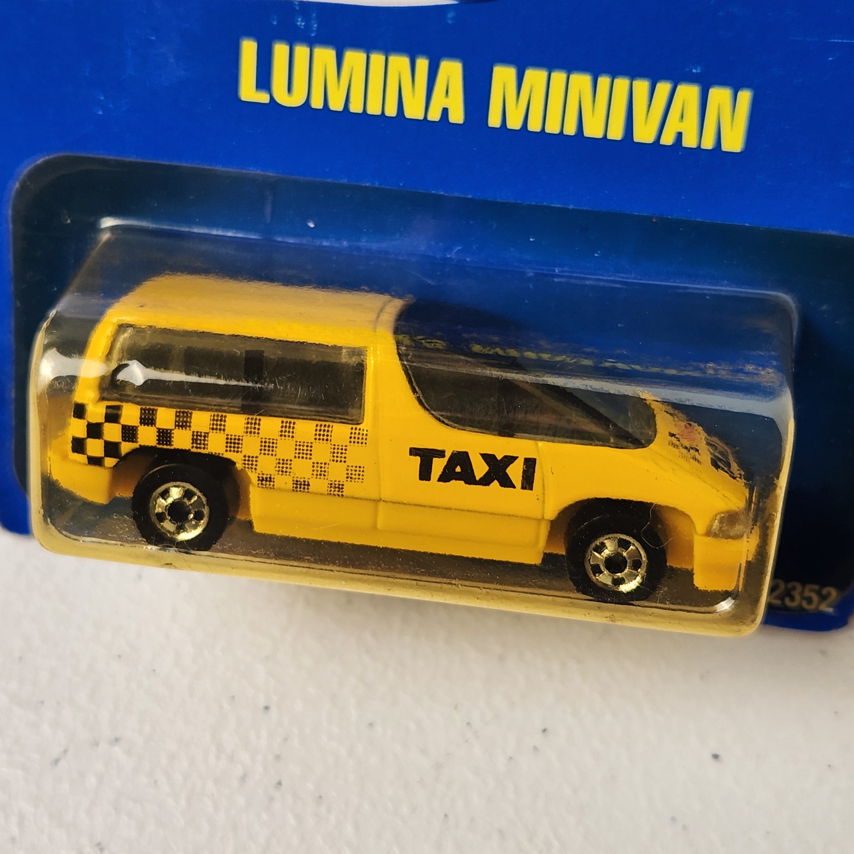 Lumina Minivan American 90s Mainline Hot Wheels