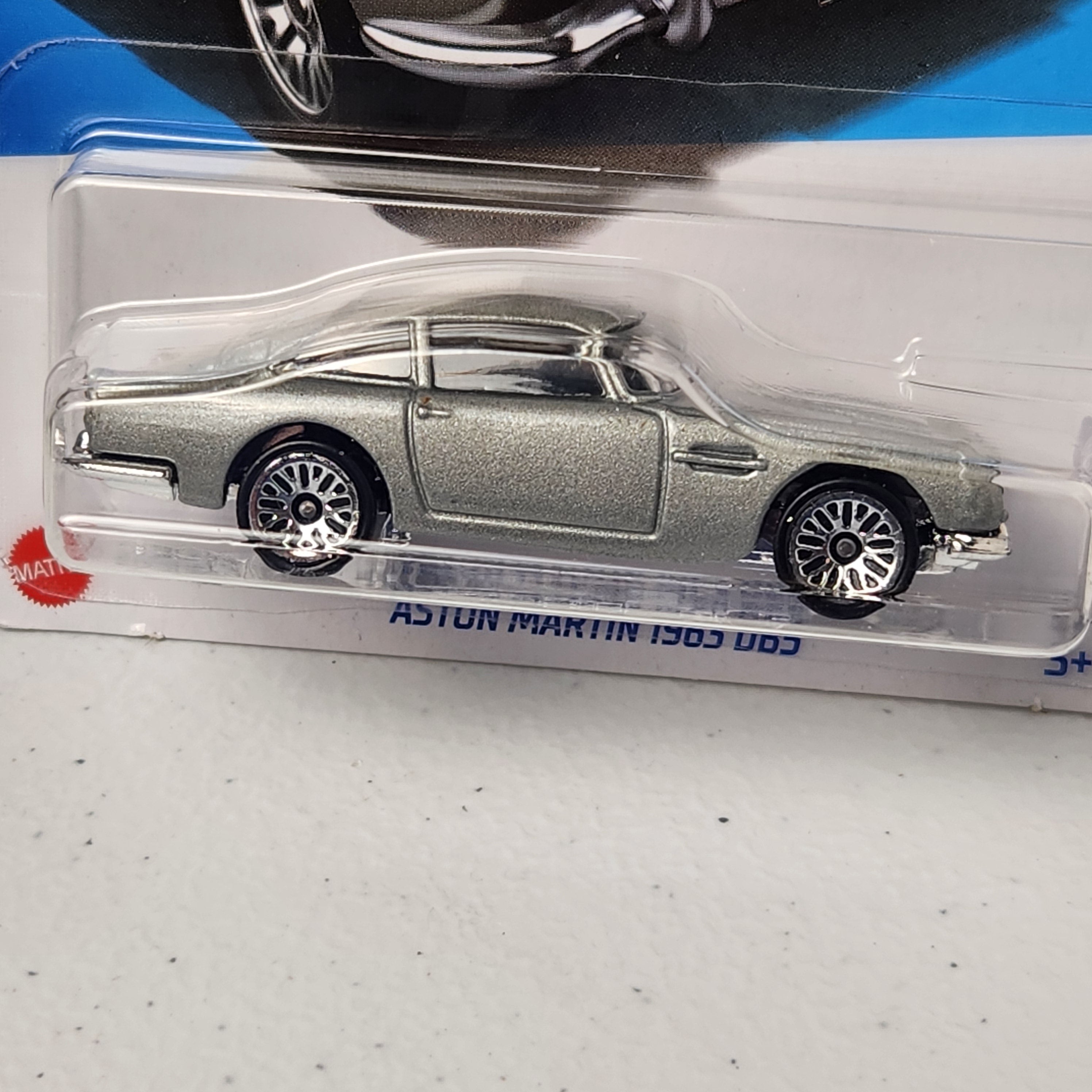 Aston Martin 1963 DB5 European Mainline Hot Wheels